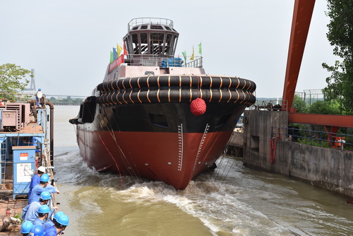 2022-7-20--大泉州1号下水--压缩.JPG