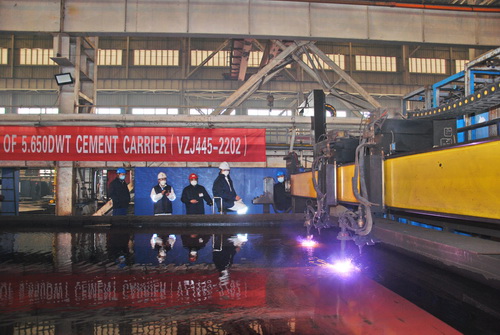 2022-12-28--5650DWT2号开工--压缩.jpg