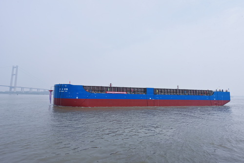 英文驳船下水-压缩.jpg