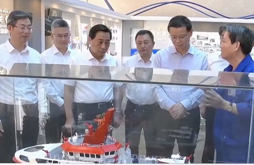 许昆林省长调研-压缩.jpg